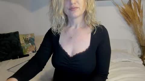 Snapshot of jadore_able82 chatting on 03-02-26, 02:58 elena online show from 03-02-26, 02:58