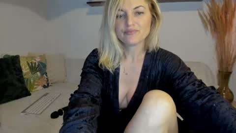 Snapshot of jadore_able82 chatting on 05-15-26, 01:34 elena online show from 05-15-26, 01:34