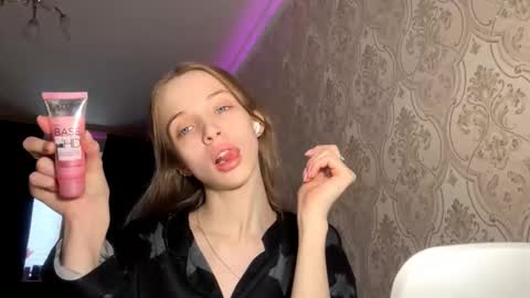 Snapshot of jadwigajennrich chatting on 11-28-25, 05:21 Jane online show from 11-28-25, 05:21