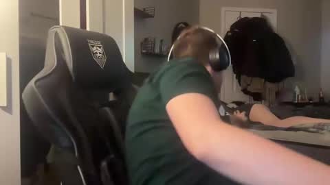 jake_jackson1 online show from 02-05-25, 07:18