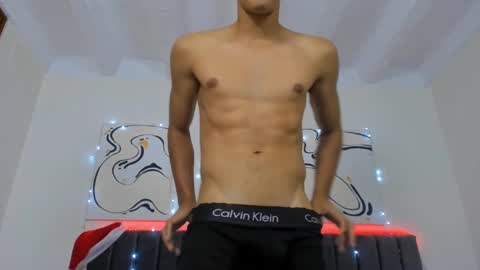 Snapshot of jake_shadow14 chatting on 12-28-24, 12:04 Hi guys im new 3 online show from 12-28-24, 12:04