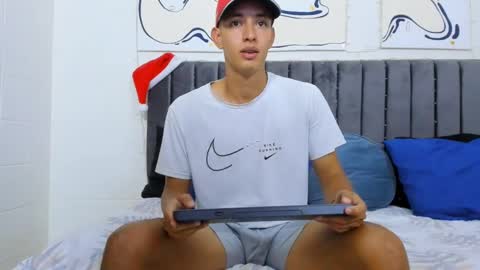 Snapshot of jake_shadow14 chatting on 01-13-25, 11:49 Hi guys im new 3 online show from 01-13-25, 11:49