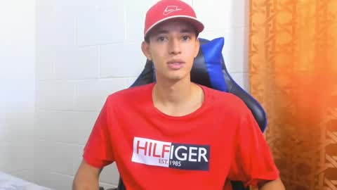 Snapshot of jake_shadow14 chatting on 02-13-25, 06:05 Hi guys im new 3 online show from 02-13-25, 06:05