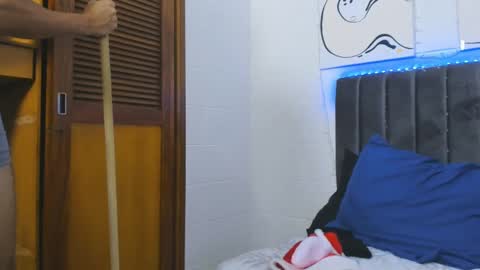 Snapshot of jake_shadow14 chatting on 03-04-25, 11:22 Hi guys im new 3 online show from 03-04-25, 11:22