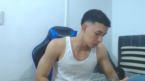 Hi guys im new 3 online show from 02-26-26, 03:05