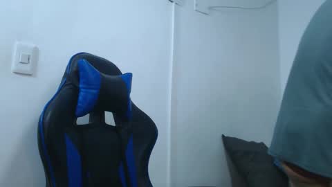 Hi guys im new 3 online show from 03-05-26, 10:17