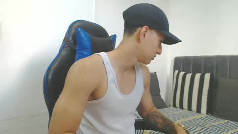 Hi guys im new 3 online show from 04-23-26, 09:17
