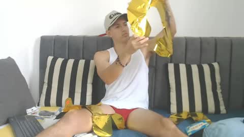 Hi guys im new 3 online show from 04-28-26, 04:12