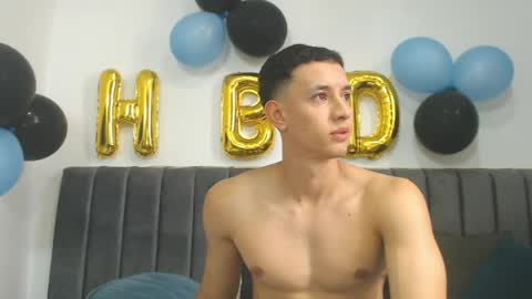 Snapshot of jake_shadow14 chatting on 04-30-26, 08:57 Hi guys im new 3 online show from 04-30-26, 08:57