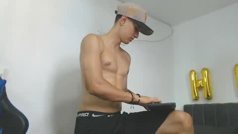 Snapshot of jake_shadow14 chatting on 05-27-26, 07:22 Hi guys im new 3 online show from 05-27-26, 07:22
