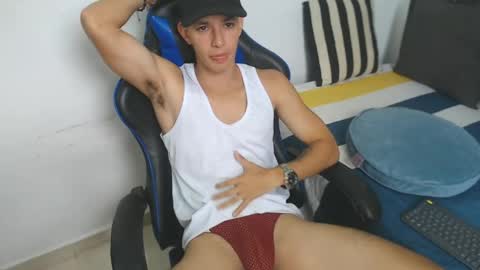 Snapshot of jake_shadow14 chatting on 06-09-26, 05:13 Hi guys im new 3 online show from 06-09-26, 05:13
