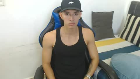 Snapshot of jake_shadow14 chatting on 06-11-26, 04:16 Hi guys im new 3 online show from 06-11-26, 04:16