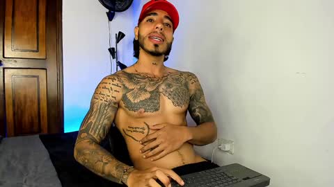 Snapshot of jakee_brown chatting on 01-23-25, 03:16 Santiago online show from 01-23-25, 03:16