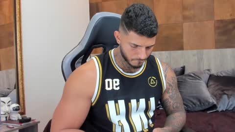 my name is sebas If you come here dont hesitate to say hello Im a guy who really likes having conversations and having hot online show from 01-26-25, 02:24