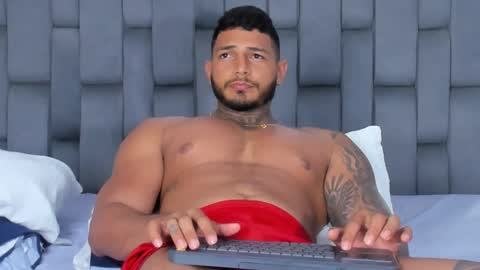 my name is sebas If you come here dont hesitate to say hello Im a guy who really likes having conversations and having hot online show from 02-11-25, 04:11