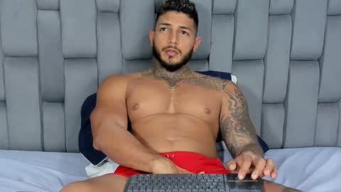 my name is sebas If you come here dont hesitate to say hello Im a guy who really likes having conversations and having hot online show from 03-03-26, 06:36