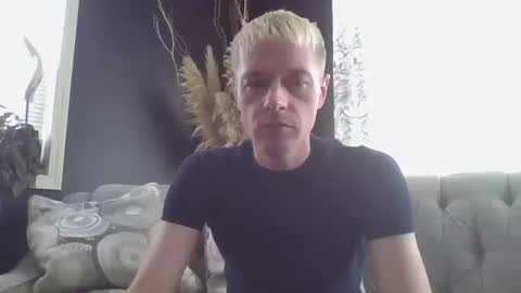 jakjakrabbit online show from 10-15-25, 08:53