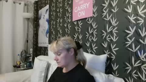 JAKKI LOUISE pornstar online show from 09-17-25, 08:43