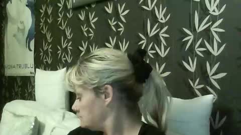 JAKKI LOUISE pornstar online show from 10-10-25, 09:58