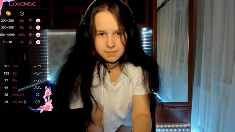 Lisa online show from 10-31-25, 05:47