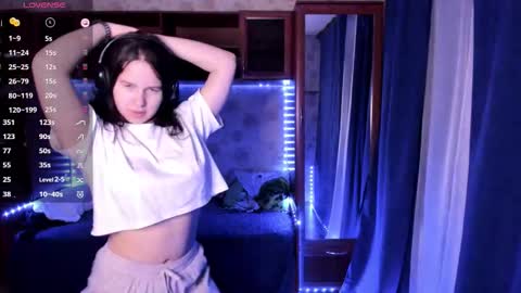 Lisa online show from 11-10-25, 04:39