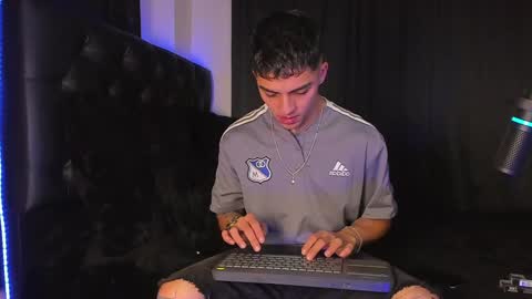 LeonardoInsta LeonardoperezcoPvt open online show from 12-03-24, 04:14