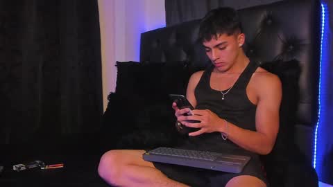 LeonardoInsta LeonardoperezcoPvt open online show from 12-16-24, 02:36