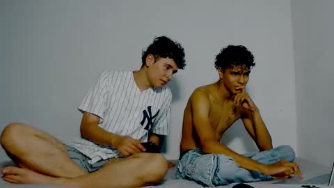 Snapshot of james_dreams_ chatting on 12-06-24, 01:29 James online show from 12-06-24, 01:29