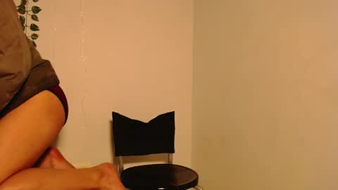 Snapshot of james_dreams_ chatting on 12-16-24, 05:49 James online show from 12-16-24, 05:49