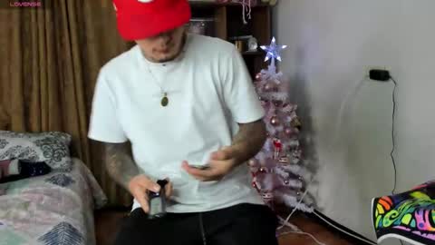 Snapshot of jamesdekker chatting on 11-29-25, 11:57 jamesdekker online show from 11-29-25, 11:57