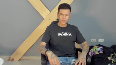 Snapshot of jamesinked_ chatting on 12-04-24, 06:06 Jamesinked  online show from 12-04-24, 06:06