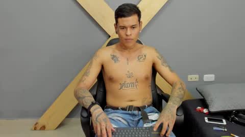 Snapshot of jamesinked_ chatting on 12-13-24, 06:49 Jamesinked  online show from 12-13-24, 06:49