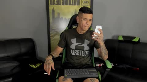 Snapshot of jamesinked_ chatting on 12-21-24, 12:42 Jamesinked  online show from 12-21-24, 12:42