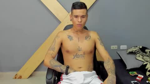 Snapshot of jamesinked_ chatting on 12-26-24, 04:04 Jamesinked  online show from 12-26-24, 04:04