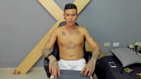 Snapshot of jamesinked_ chatting on 12-26-24, 07:05 Jamesinked  online show from 12-26-24, 07:05