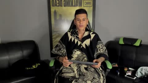 Snapshot of jamesinked_ chatting on 12-30-24, 04:31 Jamesinked  online show from 12-30-24, 04:31