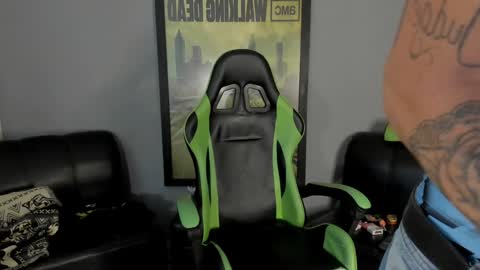 Snapshot of jamesinked_ chatting on 12-30-24, 04:19 Jamesinked  online show from 12-30-24, 04:19