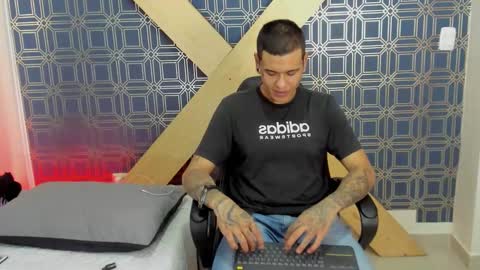 Snapshot of jamesinked_ chatting on 01-07-25, 06:35 Jamesinked  online show from 01-07-25, 06:35