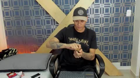 Snapshot of jamesinked_ chatting on 01-09-25, 04:17 Jamesinked  online show from 01-09-25, 04:17