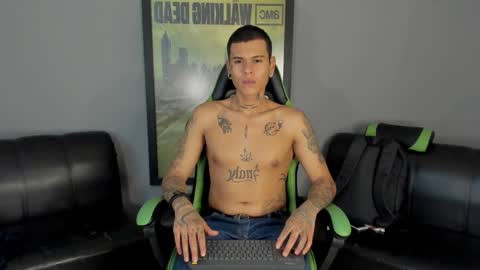 Snapshot of jamesinked_ chatting on 01-12-25, 04:50 Jamesinked  online show from 01-12-25, 04:50