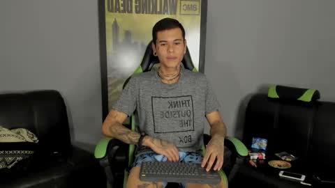 Snapshot of jamesinked_ chatting on 02-04-25, 12:40 Jamesinked  online show from 02-04-25, 12:40