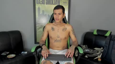 Snapshot of jamesinked_ chatting on 02-06-25, 05:19 Jamesinked  online show from 02-06-25, 05:19