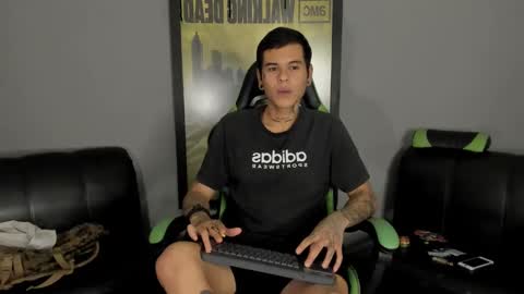 Snapshot of jamesinked_ chatting on 03-04-25, 05:32 Jamesinked  online show from 03-04-25, 05:32