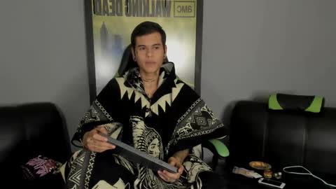 Snapshot of jamesinked_ chatting on 03-07-25, 05:18 Jamesinked  online show from 03-07-25, 05:18