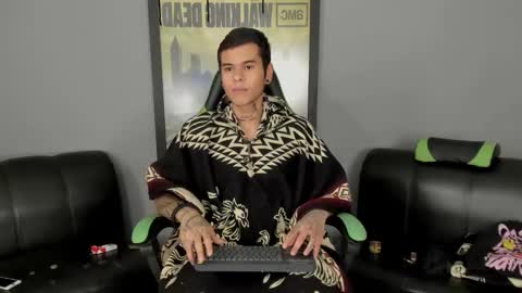 Snapshot of jamesinked_ chatting on 03-08-25, 09:08 Jamesinked  online show from 03-08-25, 09:08