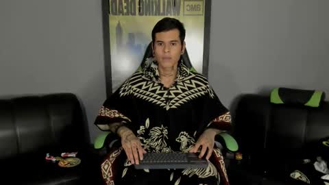 Snapshot of jamesinked_ chatting on 03-10-25, 01:56 Jamesinked  online show from 03-10-25, 01:56