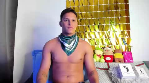 Snapshot of jamesowenn chatting on 12-18-25, 05:35 James Owenn online show from 12-18-25, 05:35