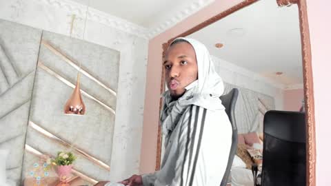 Snapshot of jamesparck chatting on 12-29-24, 03:13 James online show from 12-29-24, 03:13