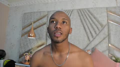 Snapshot of jamesparck chatting on 02-09-25, 06:16 James online show from 02-09-25, 06:16