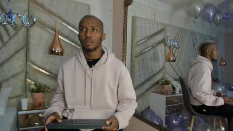 Snapshot of jamesparck chatting on 02-17-25, 12:16 James online show from 02-17-25, 12:16